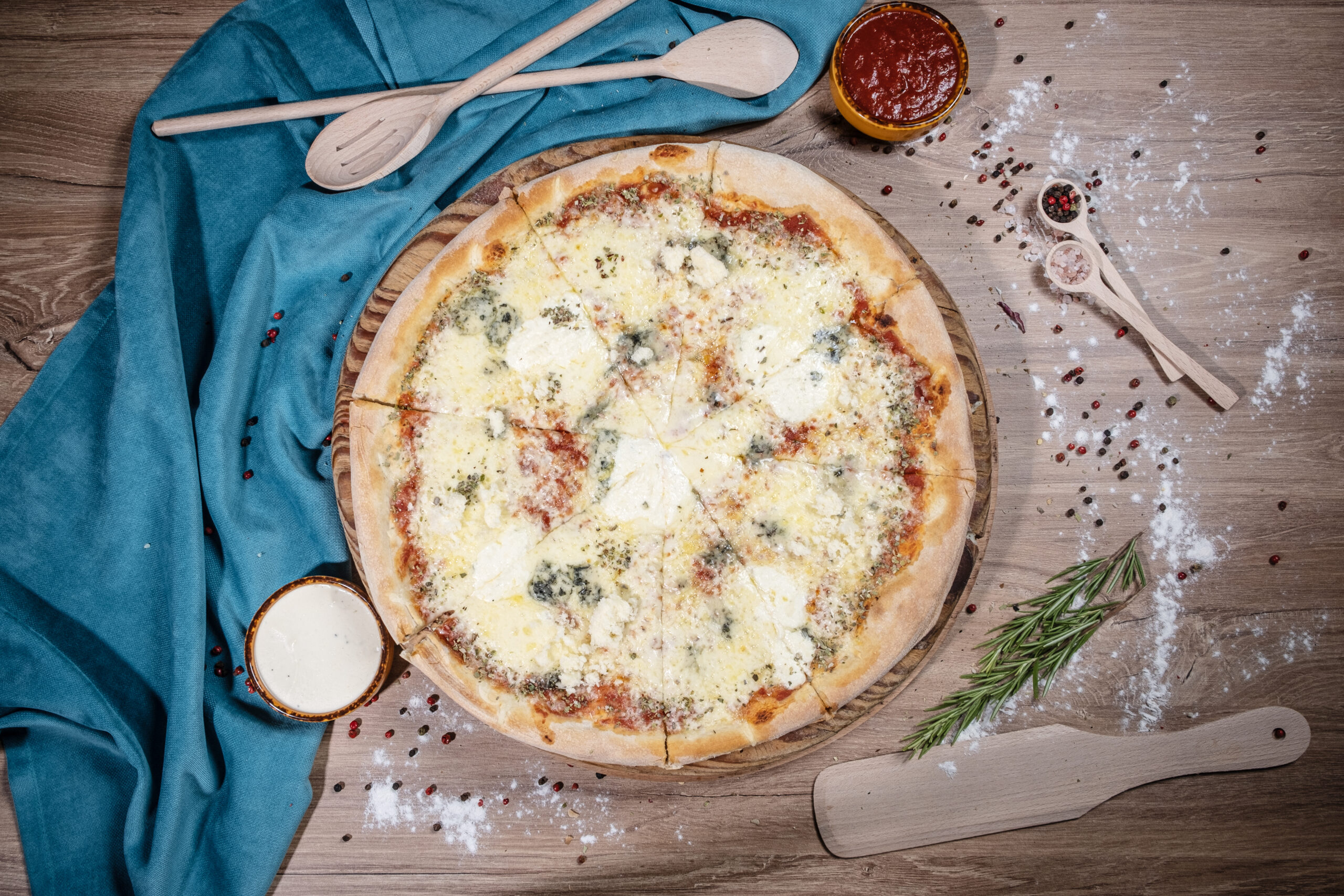 Pizza Quattro Formaggi, 550g,1250g