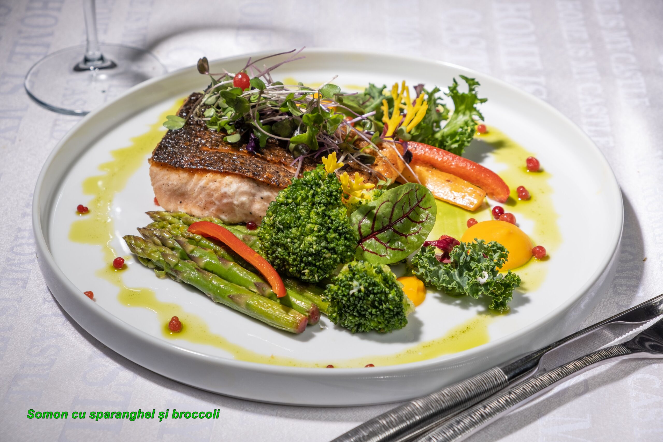 Somon cu sparanghel și broccoli 380g
