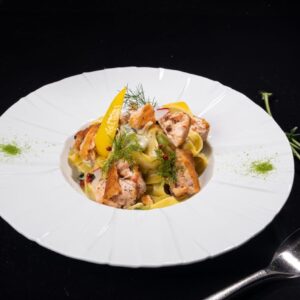 Tagliatelle cu somon și busuioc 400g E 621, E 627