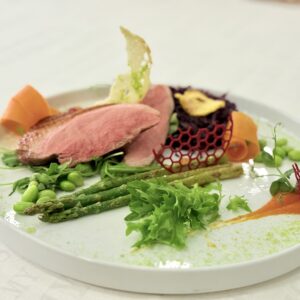 Piept de rață, varză roșie, sos de portocale, 300 gr.